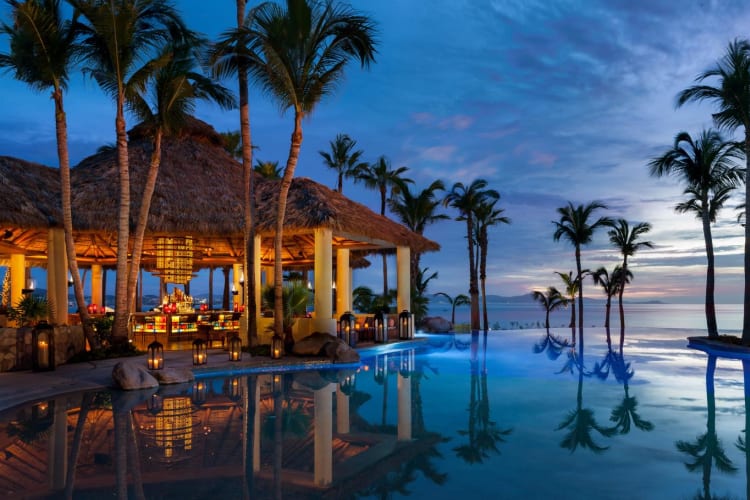 Agua Pool and Bar